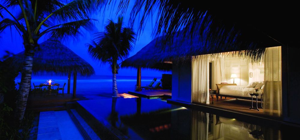 content/hotel/Naladhu/Accommodation/Ocean House with Pool/Naladhu-Acc-OceanHousePool-03.jpg